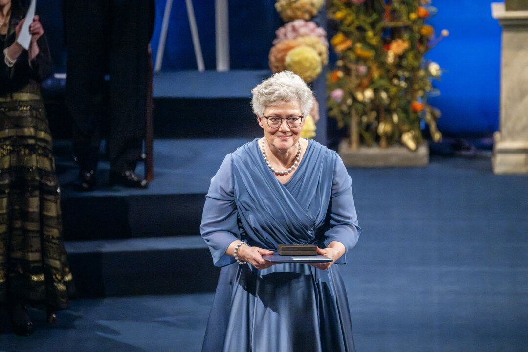 Anne L’Huillier after receiving her prize