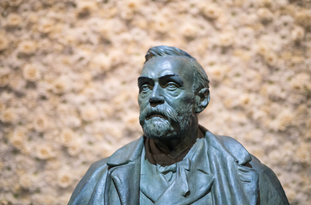 A bust of Alfred Nobel